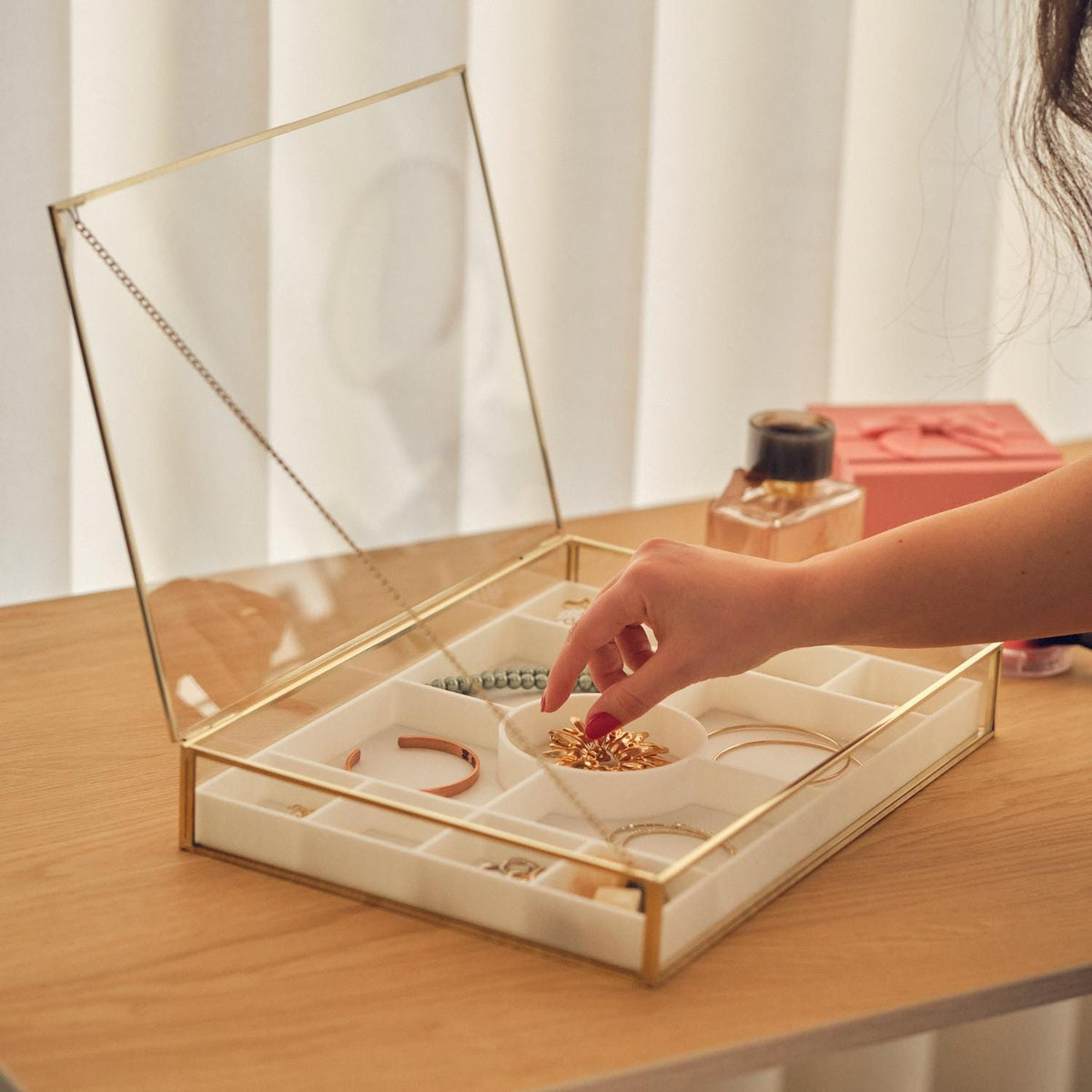 JEWELRY DISPLAY SHOWCASE Box – Unique Handmade Brass Display Case - Minimalist 3D Print Jewelry Organizer Or Box For Gift