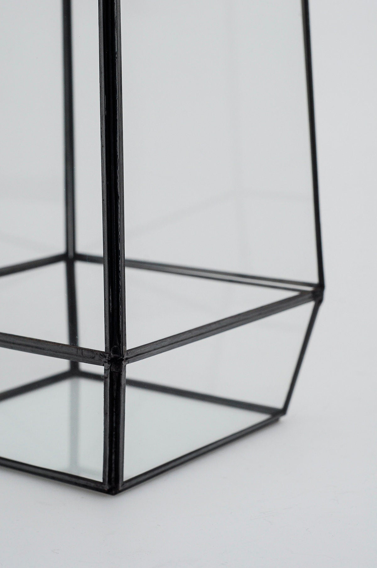 Geometric Terrarium Glass Black 10x5x5"