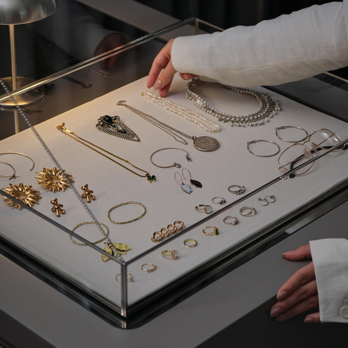 Jewelry Display Case | Glass Showcase Cabinet | Large Counter Stand | Silver | Necklace, Bracelet & Wedding Accessory Storage Box